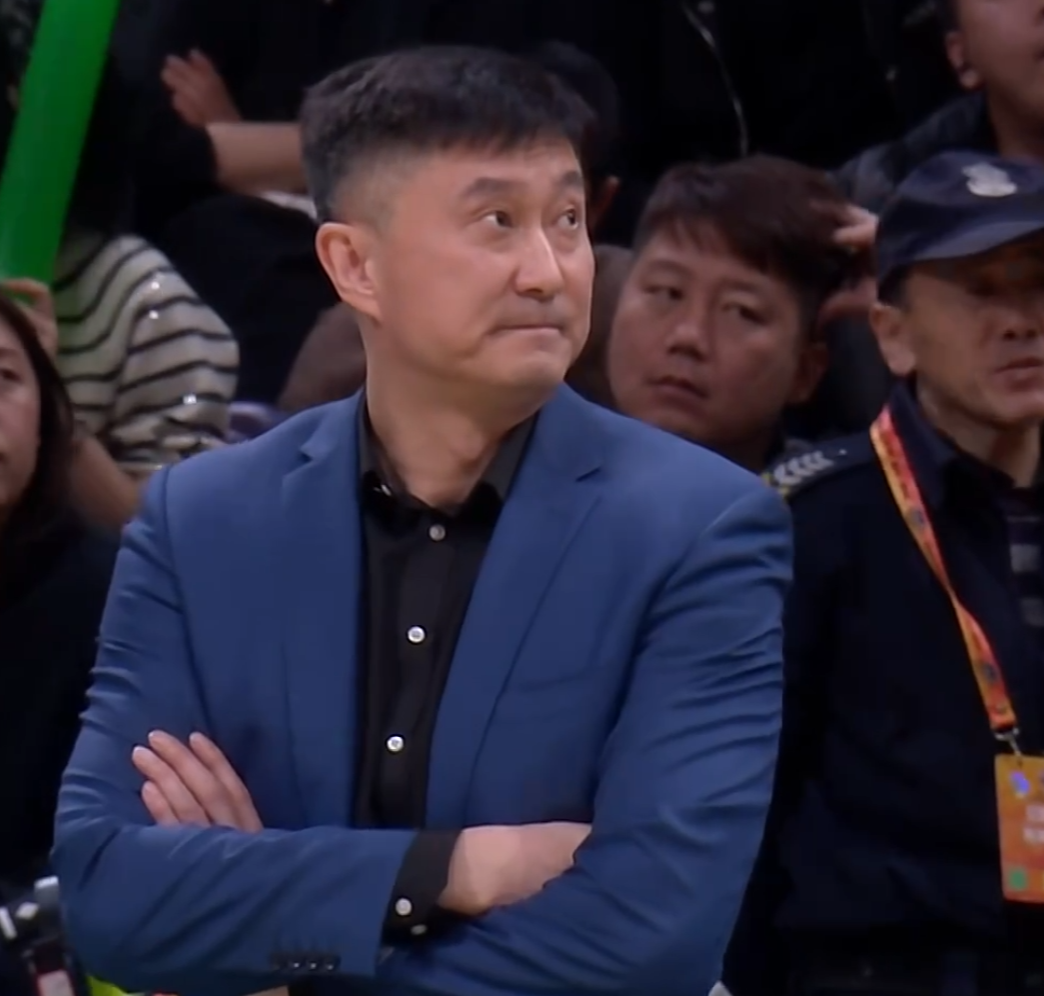 MK体育官方入口-广东今日早报！陈老板深夜约谈杜锋，萨林杰或被裁，小崔提前复出