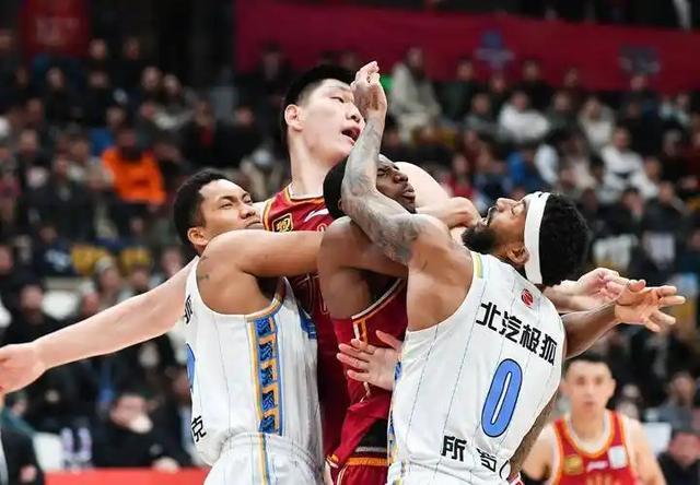 MK体育官方网站-上海84-79险胜山东：强弱预判，季后赛里全是变数？
